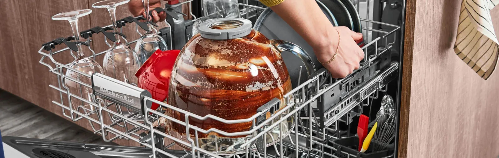 Tall pots in dishwasher bottom rack blocking the upper spray arm