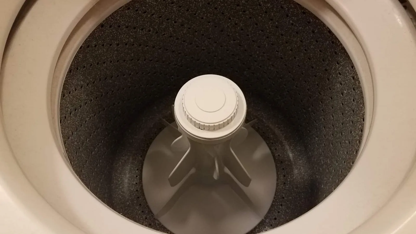 Washer drain hose and standpipe where water cannot leave